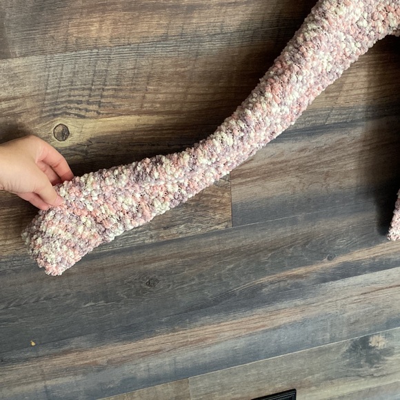 sweater - Picture 3 of 3